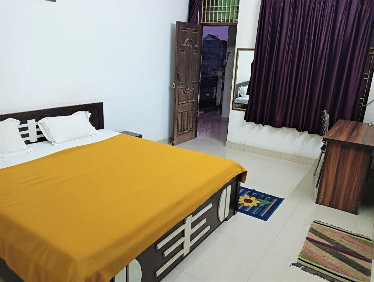 Varuna Palace-Fully Vaccinated Staff Varanasi Exterior foto