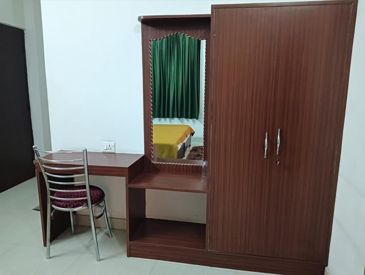 Varuna Palace-Fully Vaccinated Staff Varanasi Exterior foto