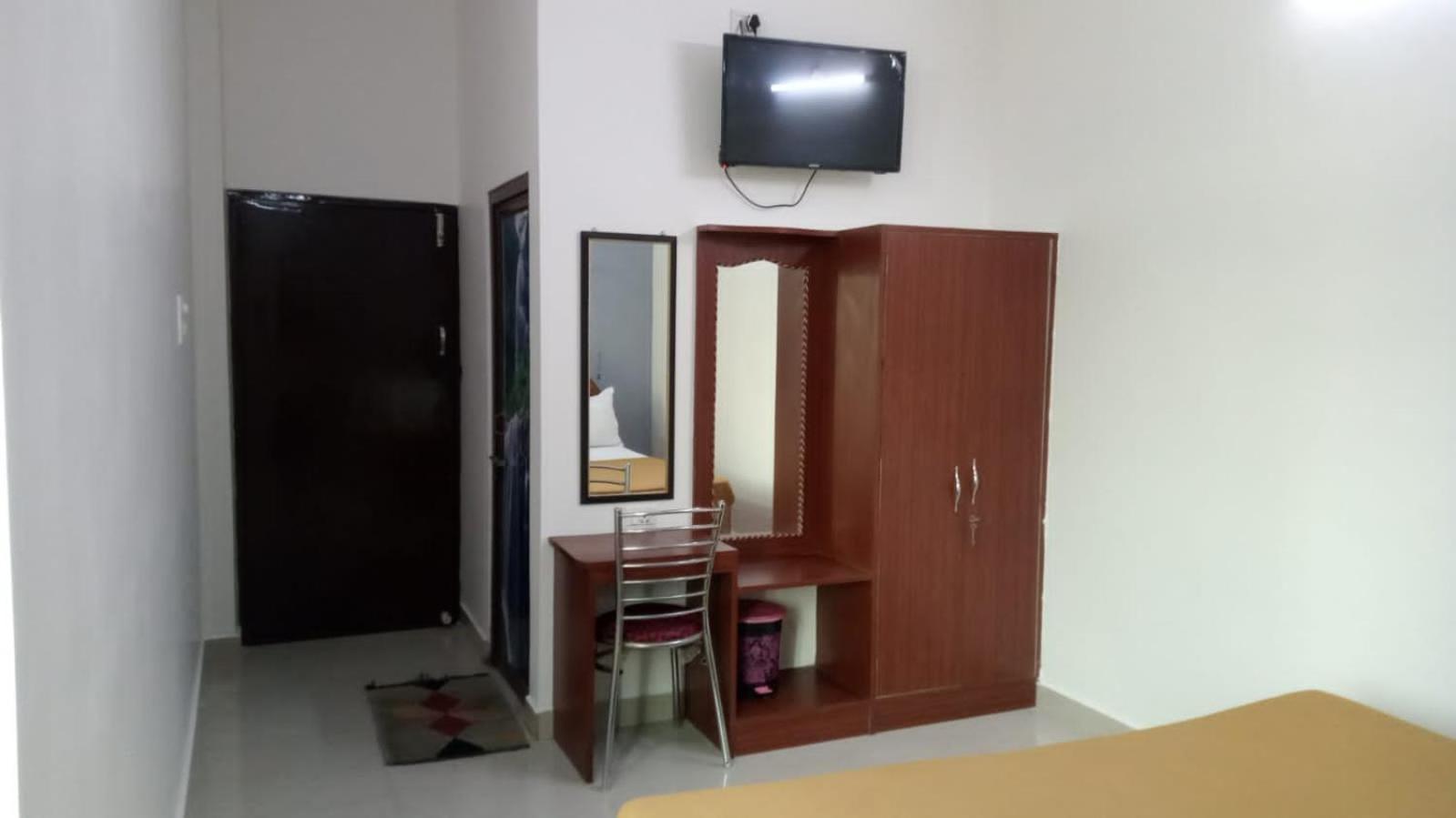 Varuna Palace-Fully Vaccinated Staff Varanasi Exterior foto